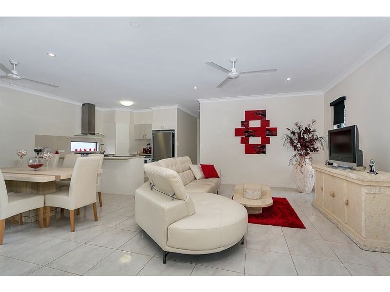 22 City View Crescent, Mooroobool QLD 4870