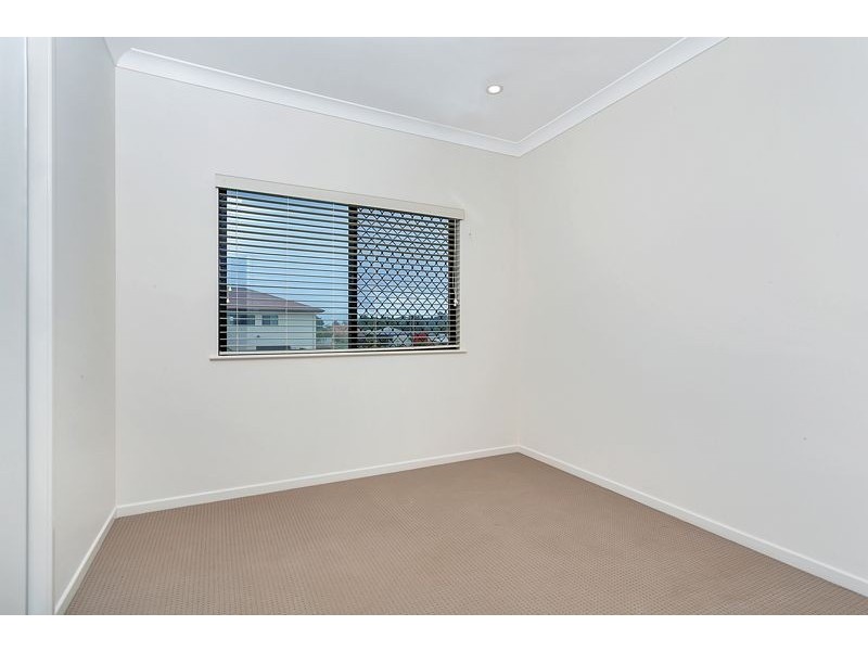 22 City View Crescent, Mooroobool QLD 4870