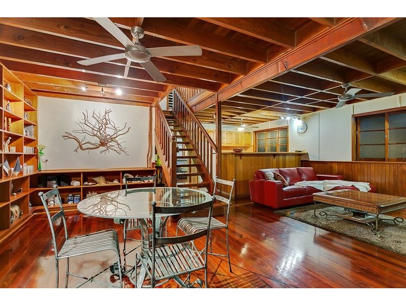 229 O’Shea Esplanade, Machans Beach QLD 4878