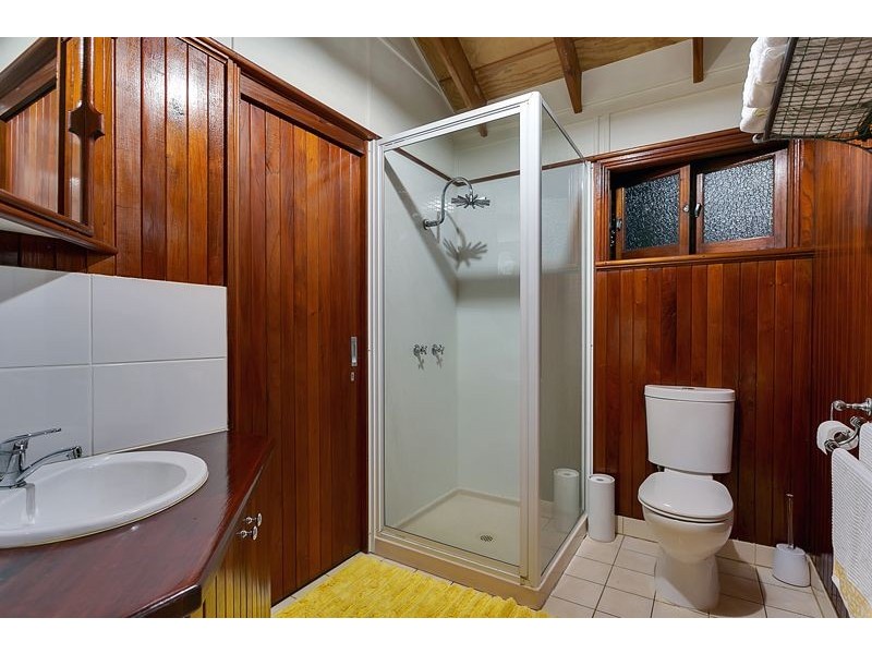 229 O’Shea Esplanade, Machans Beach QLD 4878