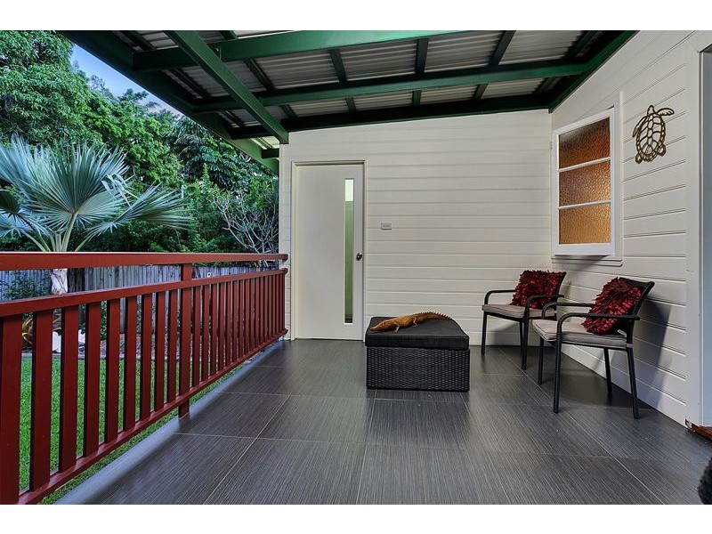 229 O’Shea Esplanade, Machans Beach QLD 4878