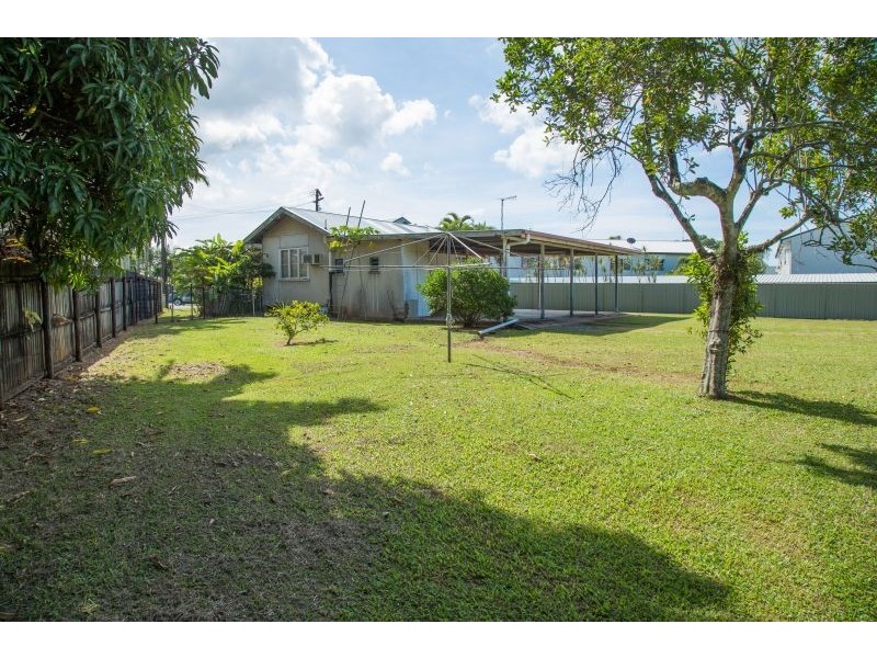 12 Brown Street, Woree QLD 4868