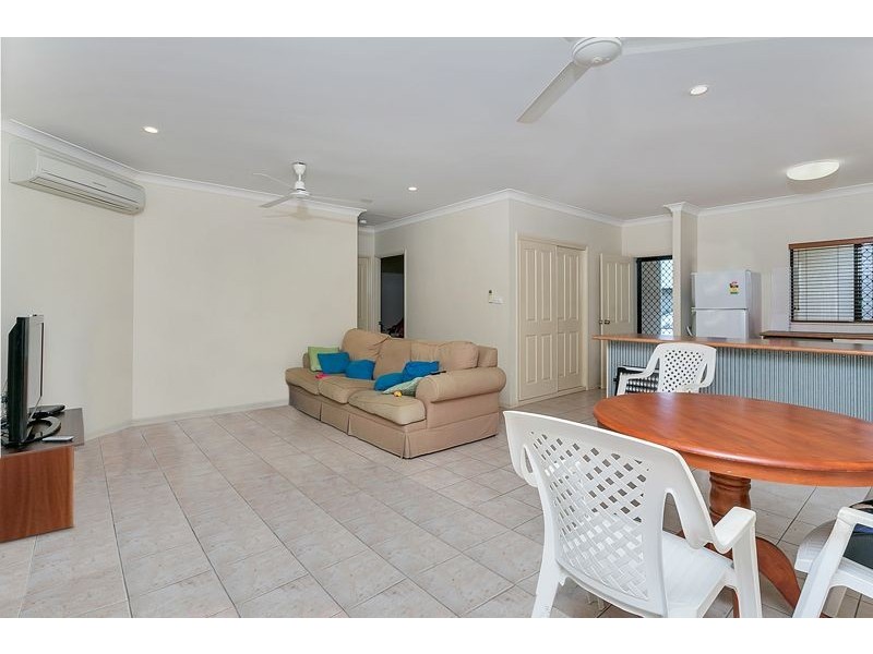 22/190-194 Irene Street, Mooroobool QLD 4870
