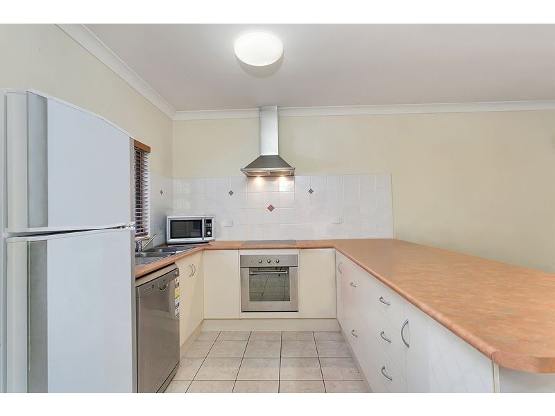 22/190-194 Irene Street, Mooroobool QLD 4870