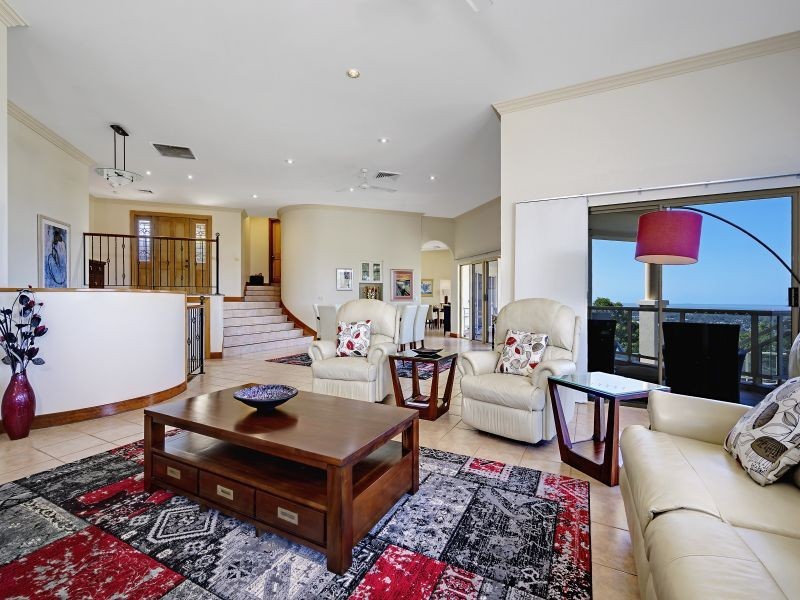 109 Summer Hill Drive, Mooroobool QLD 4870