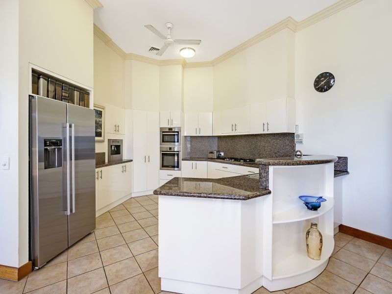 109 Summer Hill Drive, Mooroobool QLD 4870