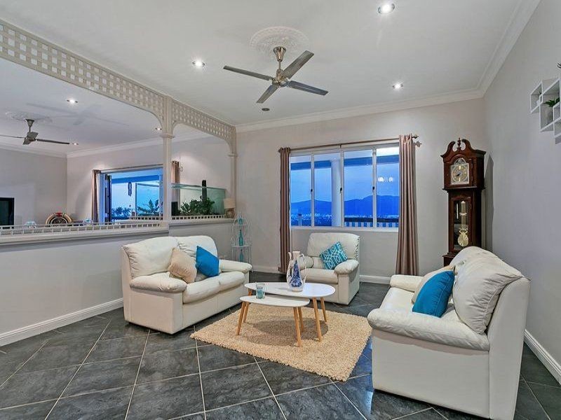 15 Julian Close, Mooroobool QLD 4870