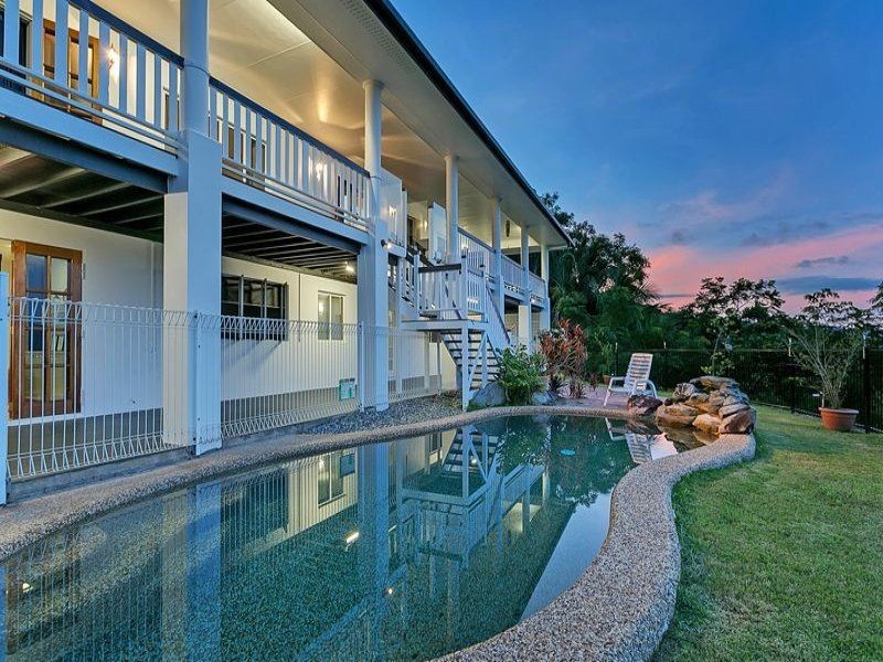 15 Julian Close, Mooroobool QLD 4870