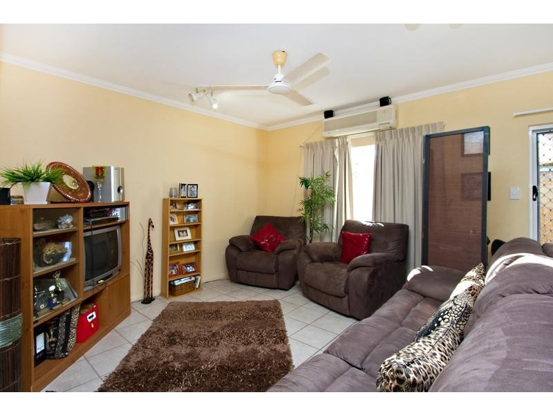 4/426 McCoombe Street, Mooroobool QLD 4870