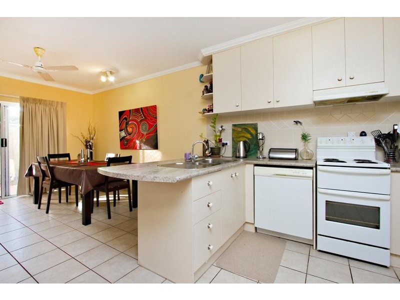4/426 McCoombe Street, Mooroobool QLD 4870