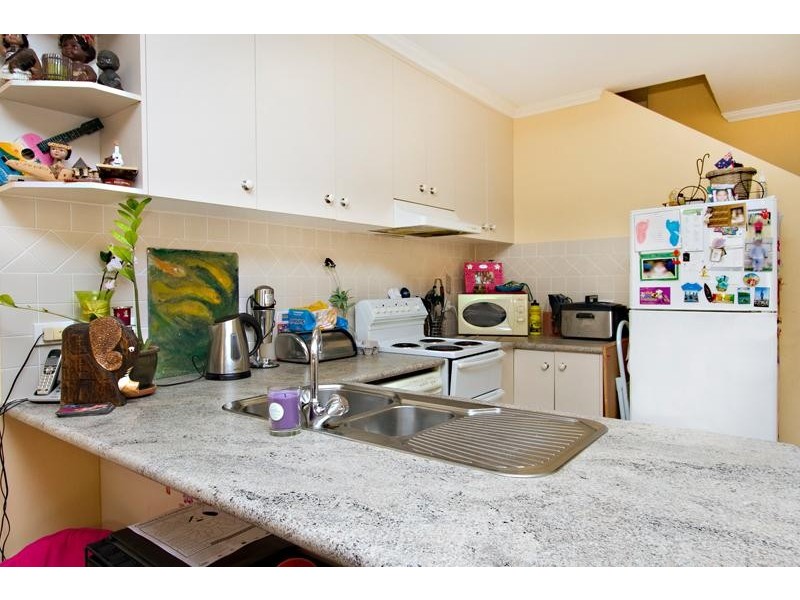 4/426 McCoombe Street, Mooroobool QLD 4870