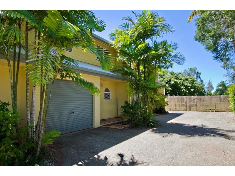 4/426 McCoombe Street, Mooroobool QLD 4870