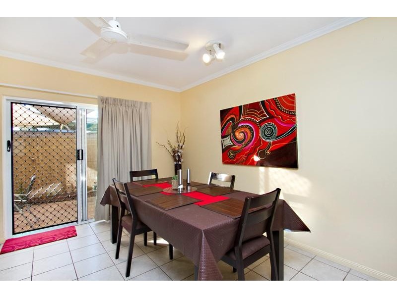 4/426 McCoombe Street, Mooroobool QLD 4870