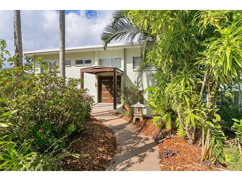 20 Andrea Close, Mooroobool QLD 4870
