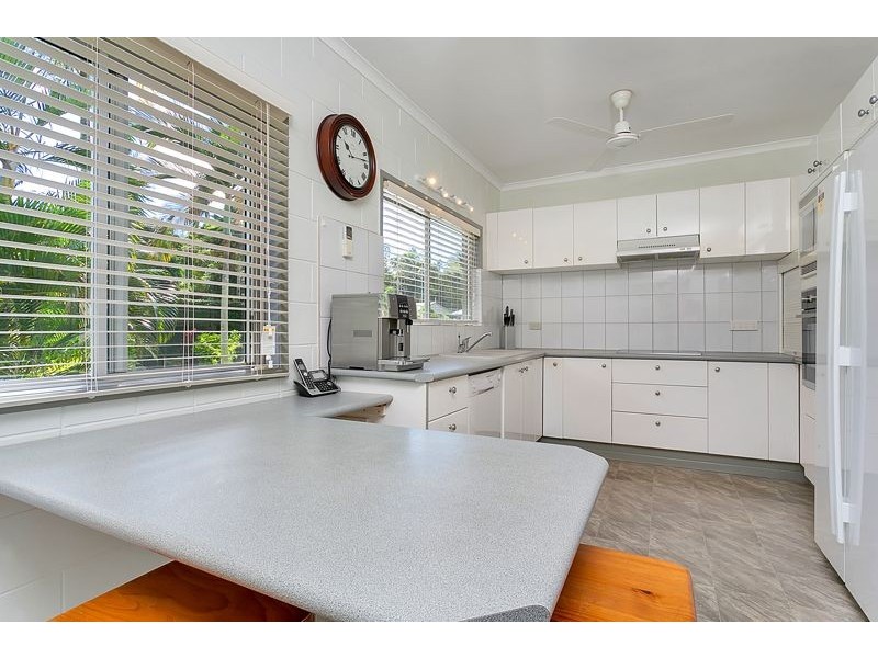 20 Andrea Close, Mooroobool QLD 4870