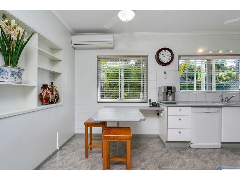 20 Andrea Close, Mooroobool QLD 4870