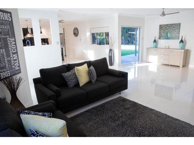 10 Jordan Close, Mooroobool QLD 4870