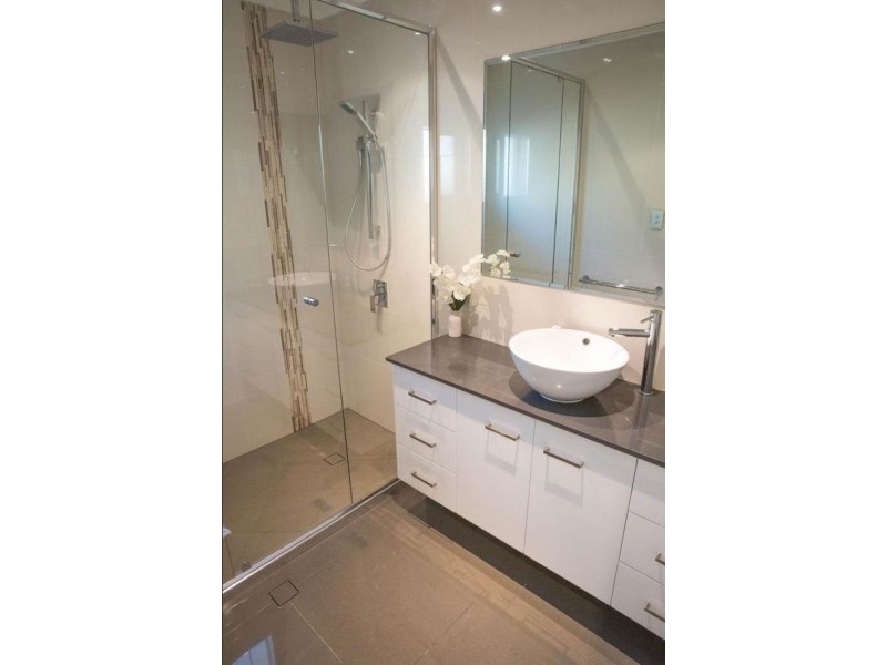 10 Jordan Close, Mooroobool QLD 4870