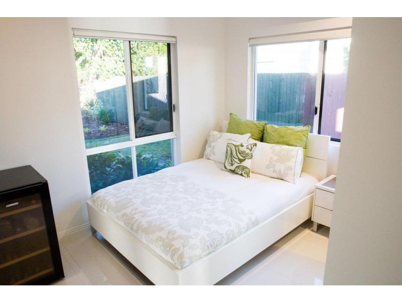 10 Jordan Close, Mooroobool QLD 4870