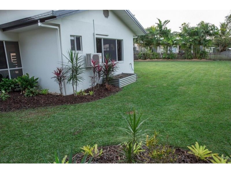 10 Jordan Close, Mooroobool QLD 4870