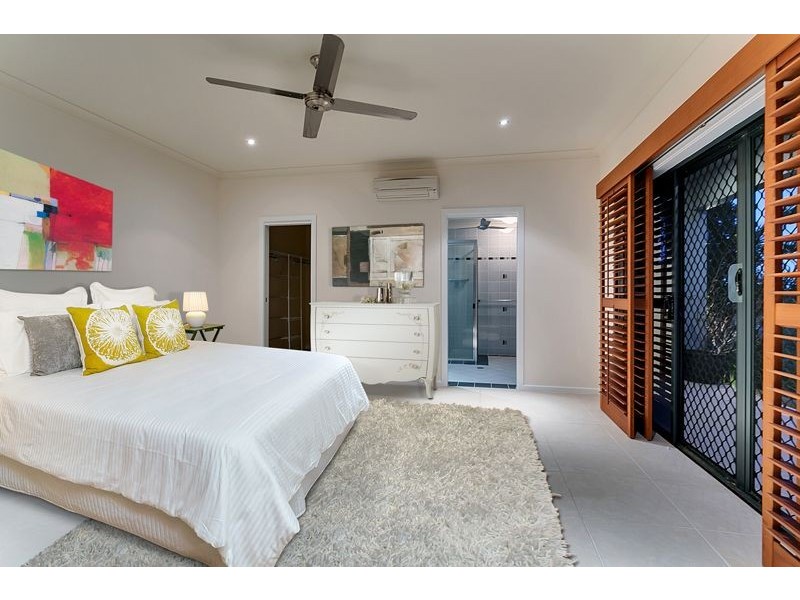 22 Savannah Street, Palm Cove QLD 4879