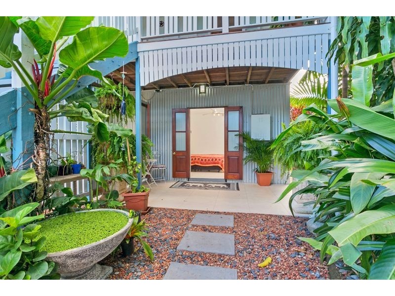 36 Smith Street, Cairns North QLD 4870