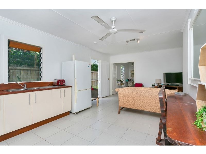 36 Smith Street, Cairns North QLD 4870