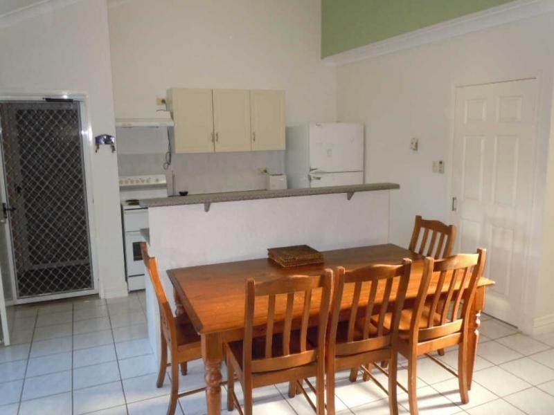 9/11 Springfield Crescent, Manoora QLD 4870