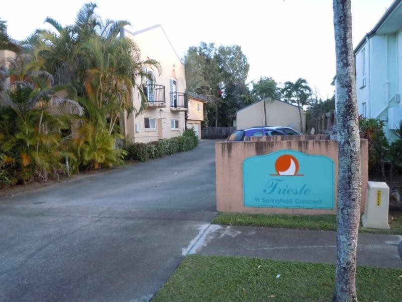 9/11 Springfield Crescent, Manoora QLD 4870