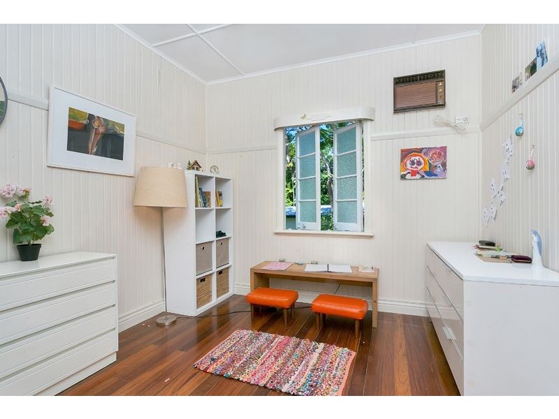 19 Griffiths Street, Manoora QLD 4870