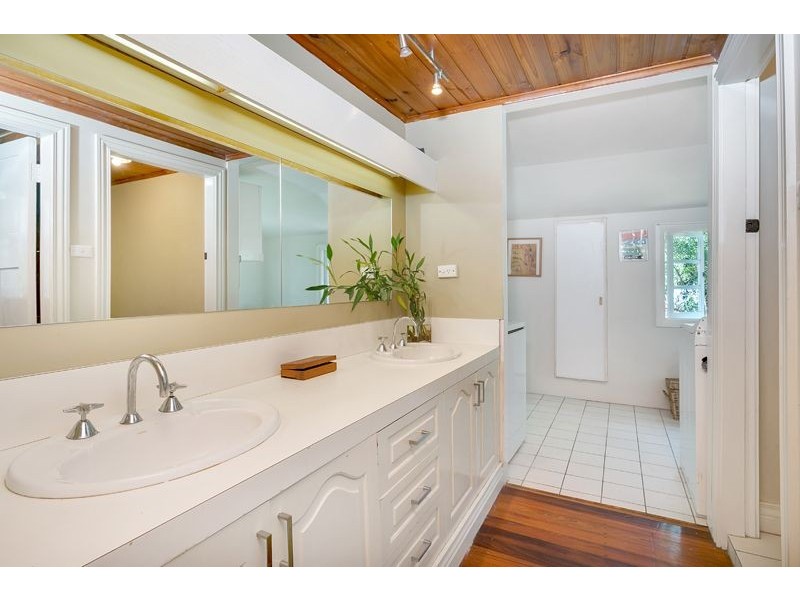 19 Griffiths Street, Manoora QLD 4870