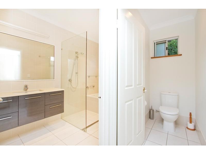 11 Barron View Dr, Freshwater QLD 4870