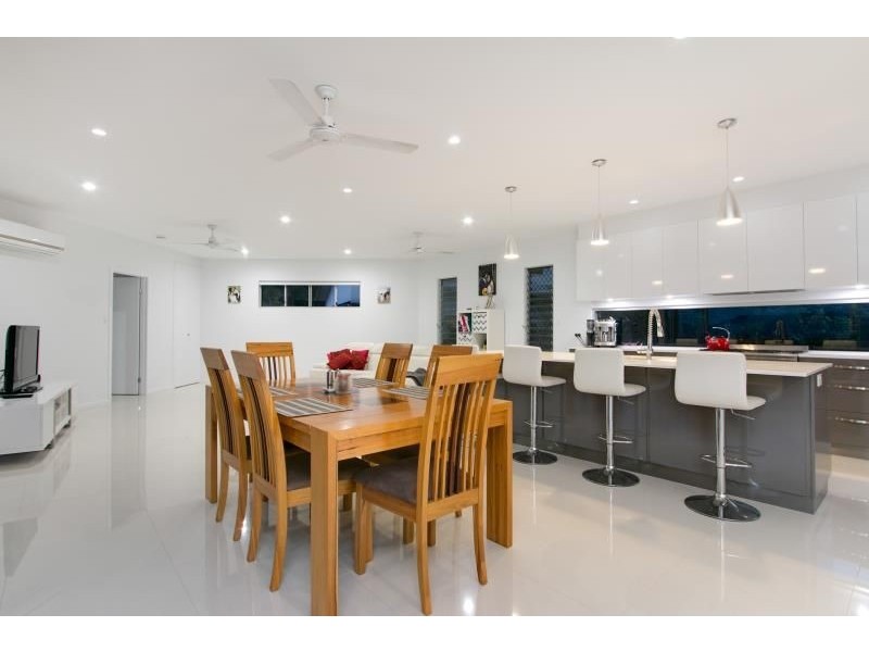 Bel Air Drive, Whitfield QLD 4870