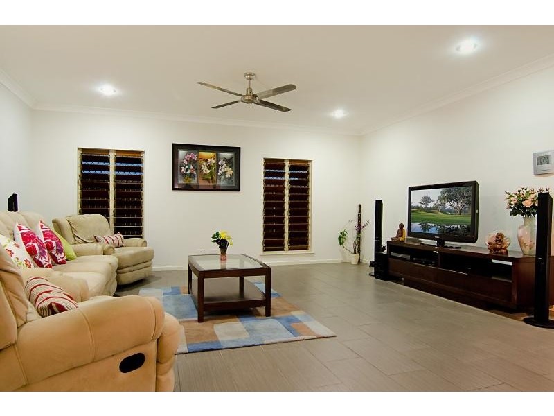 4 McAlister Avenue, Kewarra Beach QLD 4879