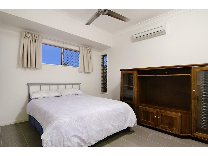 4 McAlister Avenue, Kewarra Beach QLD 4879