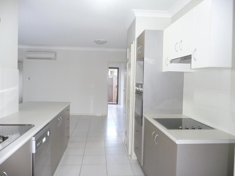 20 John Malcolm Drive, Redlynch QLD 4870