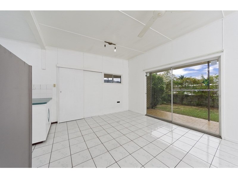 119-121 McManus Street, Whitfield QLD 4870