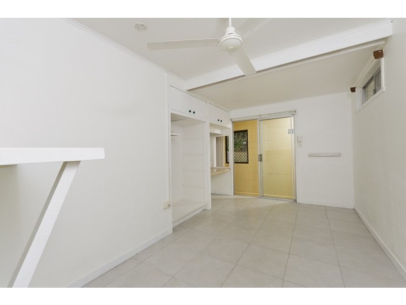 119-121 McManus Street, Whitfield QLD 4870