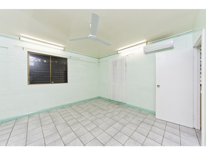 119-121 McManus Street, Whitfield QLD 4870