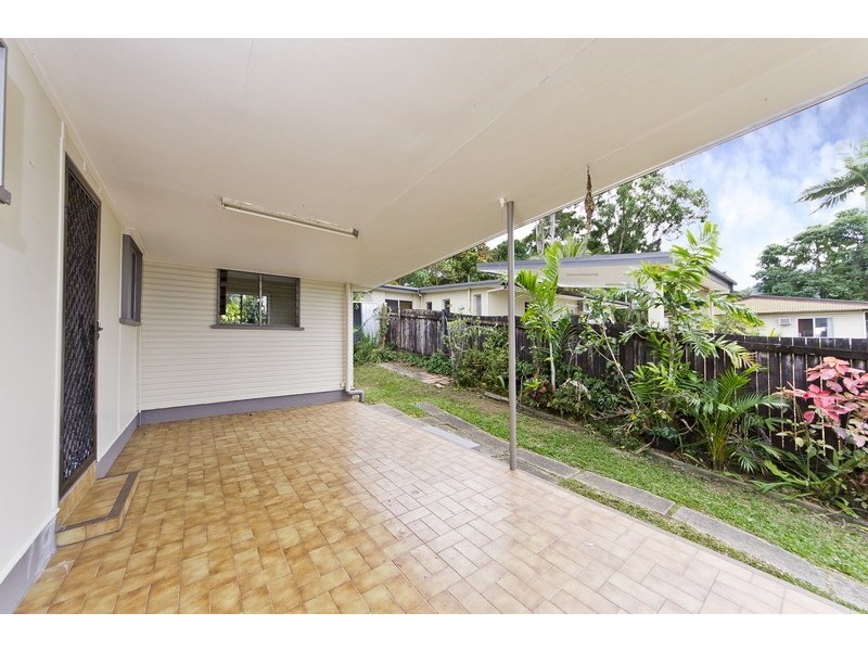 119-121 McManus Street, Whitfield QLD 4870