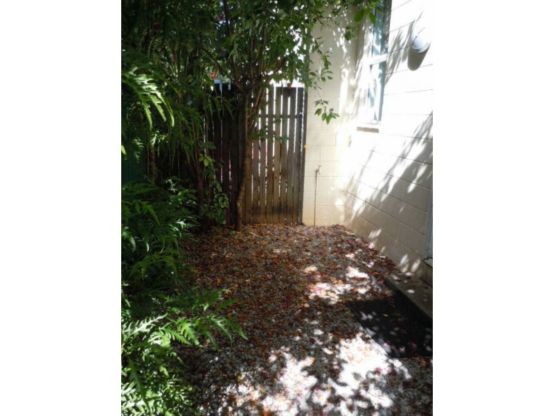 8/21 Sandown Close, Woree QLD 4868