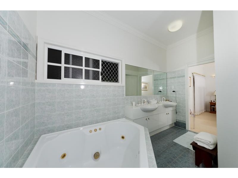 7 Rhapis Court, Whitfield QLD 4870