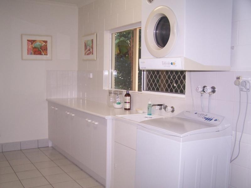7 Rhapis Court, Whitfield QLD 4870