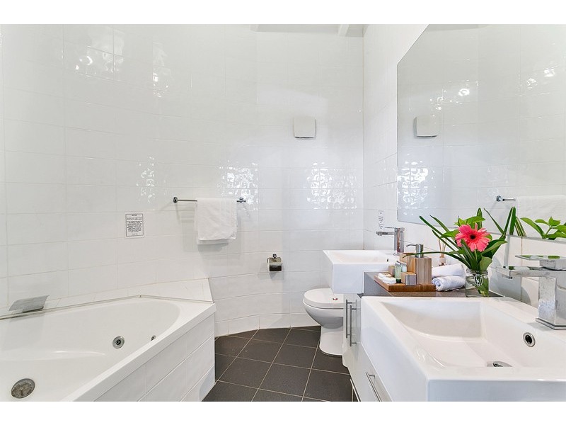 30 Collins Avenue, Edge Hill QLD 4870