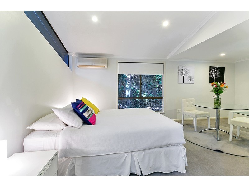 30 Collins Avenue, Edge Hill QLD 4870