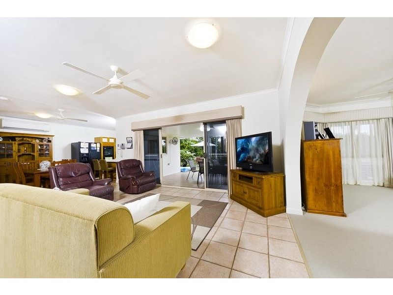 43 Southerden Drive, Mooroobool QLD 4870