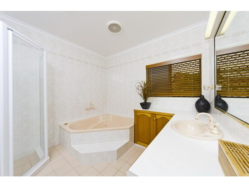 43 Southerden Drive, Mooroobool QLD 4870