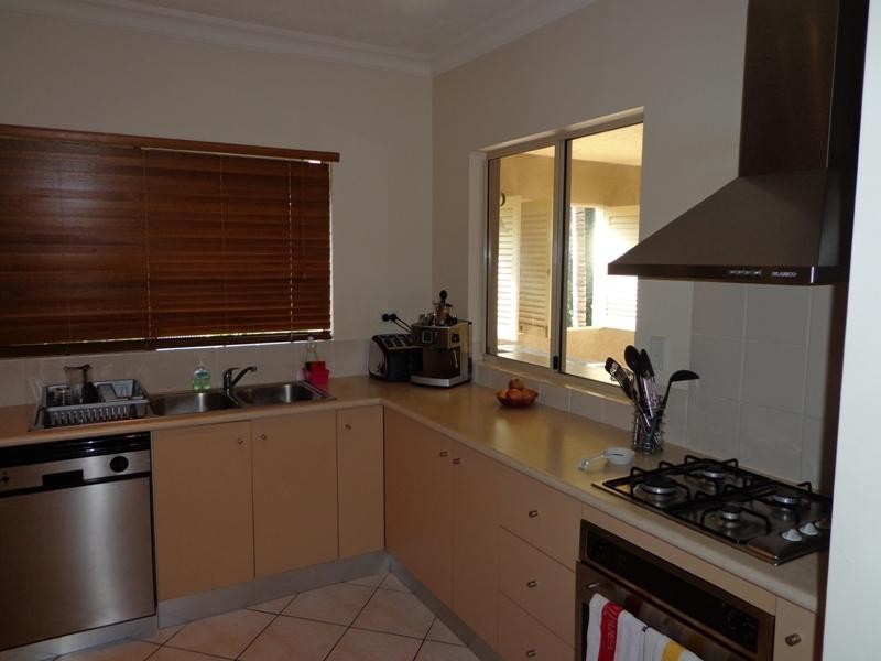 1215/373 McLeod St, Cairns North QLD 4870