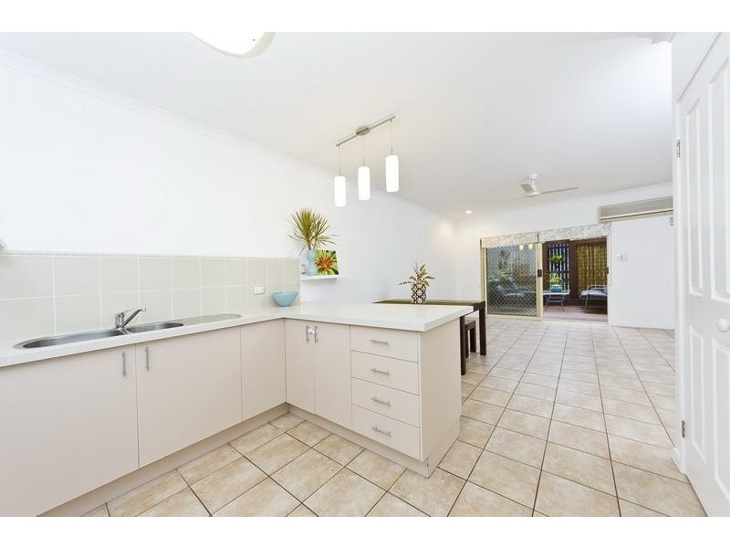 6/7 Lavis Road, Freshwater QLD 4870