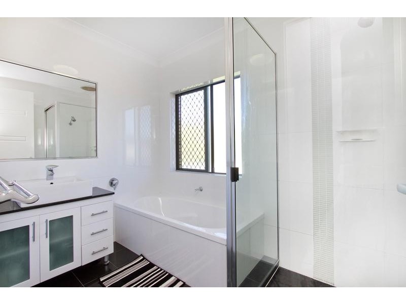 15 Iridescent Close, Trinity Park QLD 4879